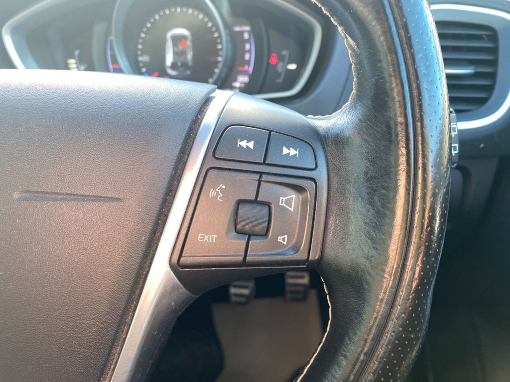 Used Volvo V40 2017 for sale - 75936630: Photo 21