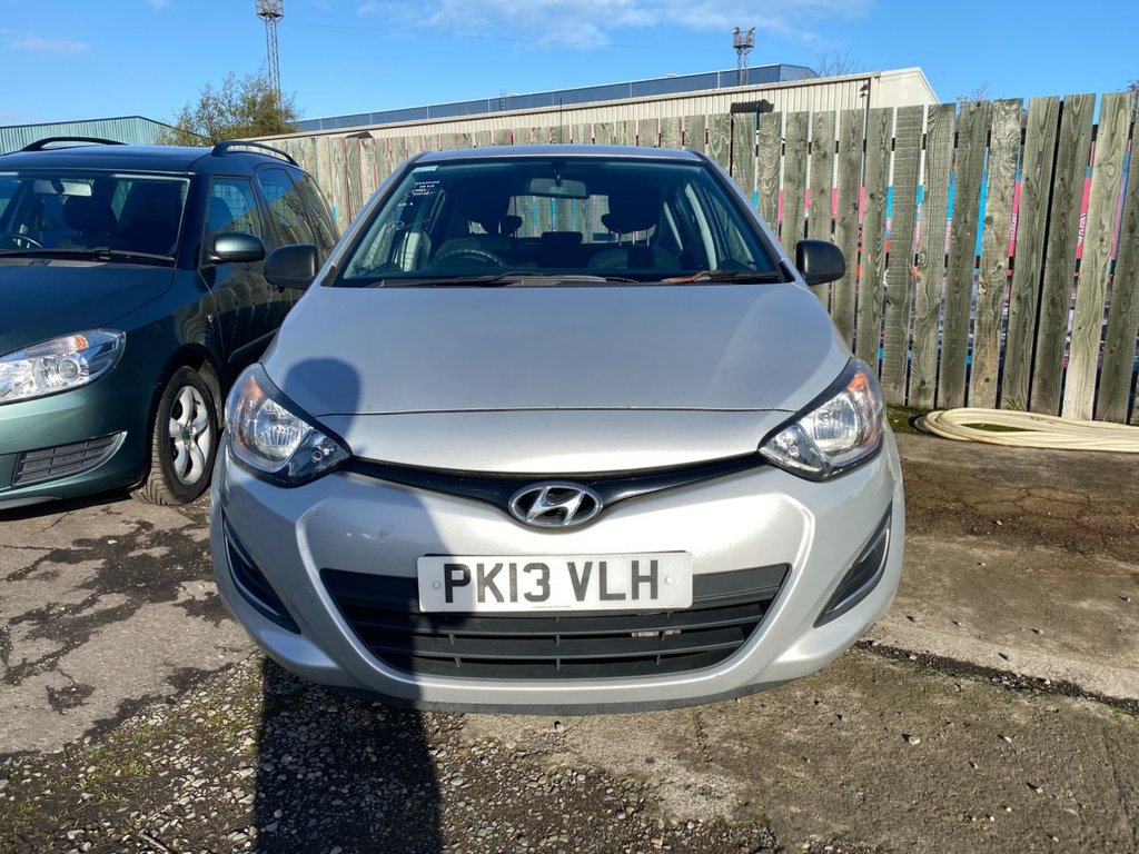 Used Hyundai i20 2013 for sale - 76396198: Photo 2