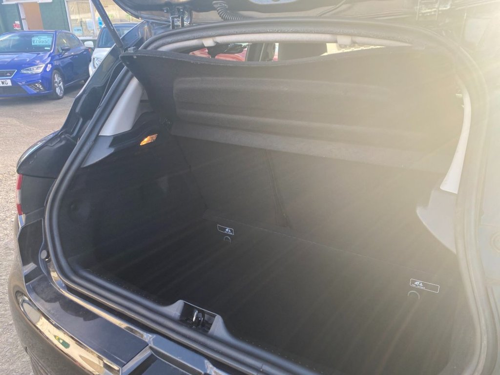 Used Renault Clio 2014 for sale - 77920213: Photo 15