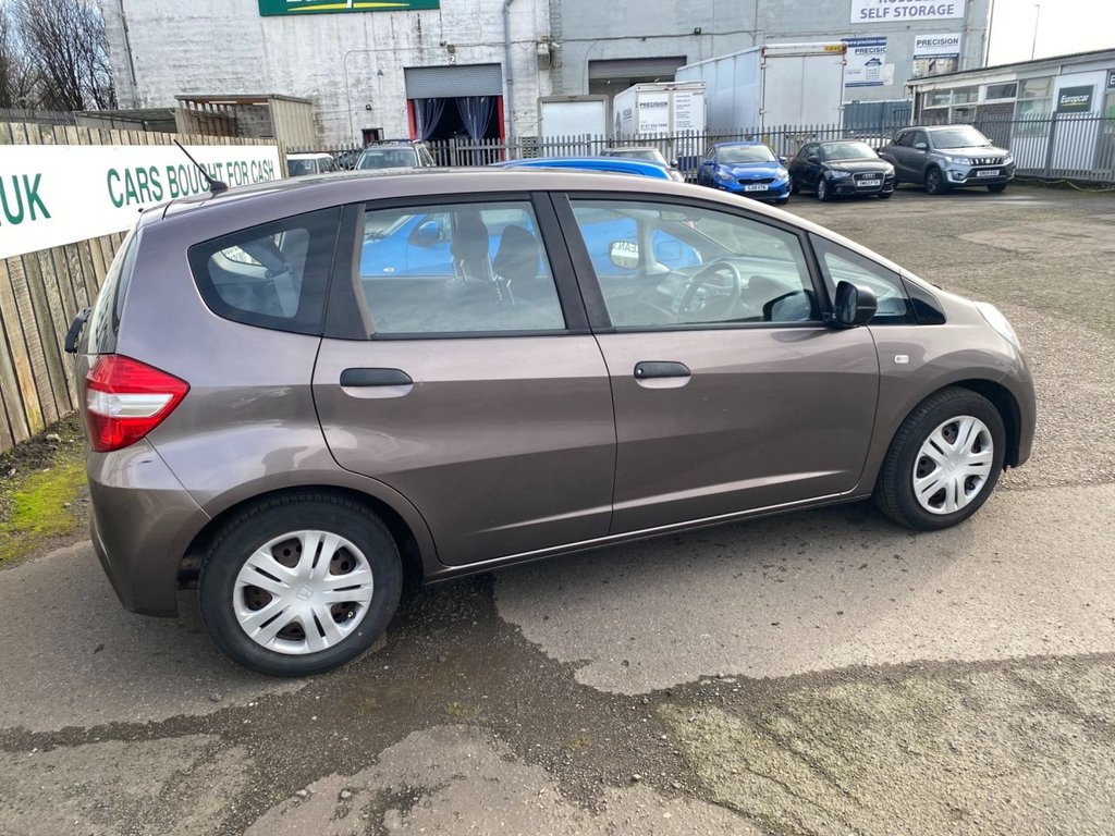 Used Honda Jazz 2014 for sale - 77642929: Photo 6