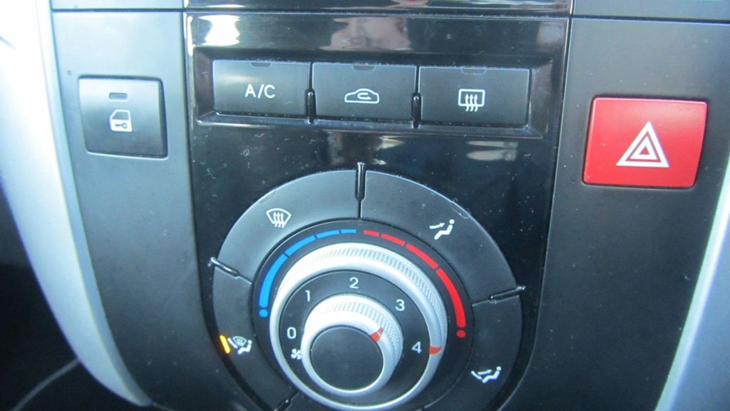 Used Kia Venga 2014 for sale - 76642119: Photo 32