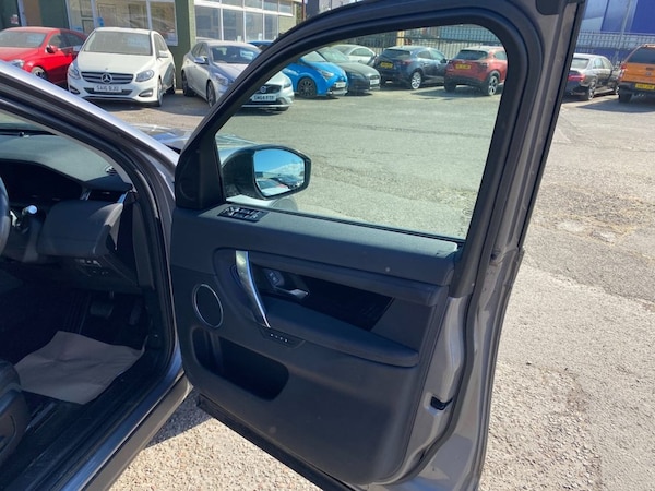 Used Land Rover Discovery Sport 2019 for sale - 74733569: Photo 32
