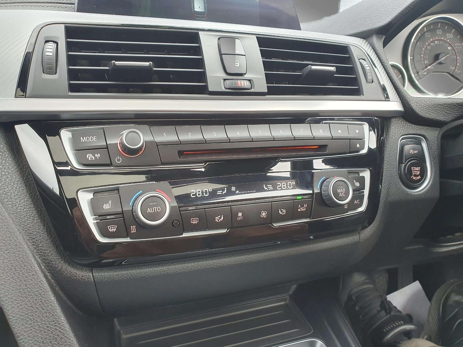 Used BMW 3 Series 2018 for sale - 77689531: Photo 54