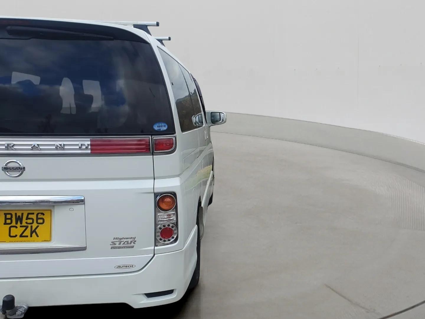 Used Nissan Elgrand 2020 for sale - 76595247: Photo 14