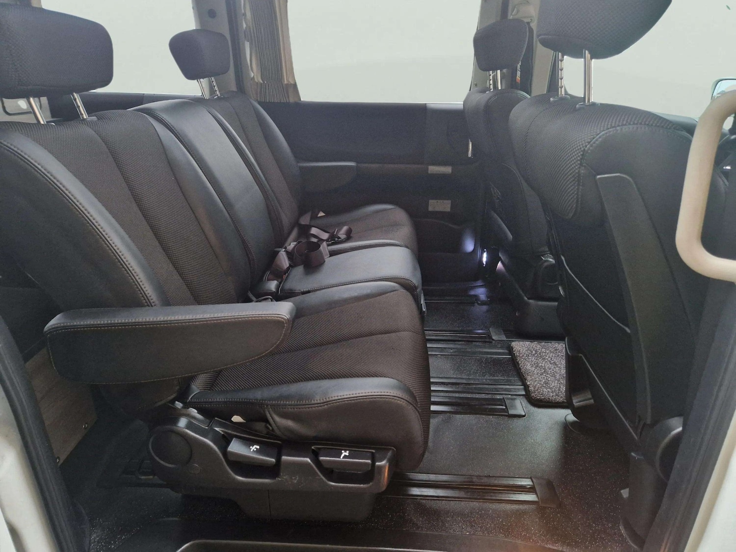 Used Nissan Elgrand 2020 for sale - 76595247: Photo 43