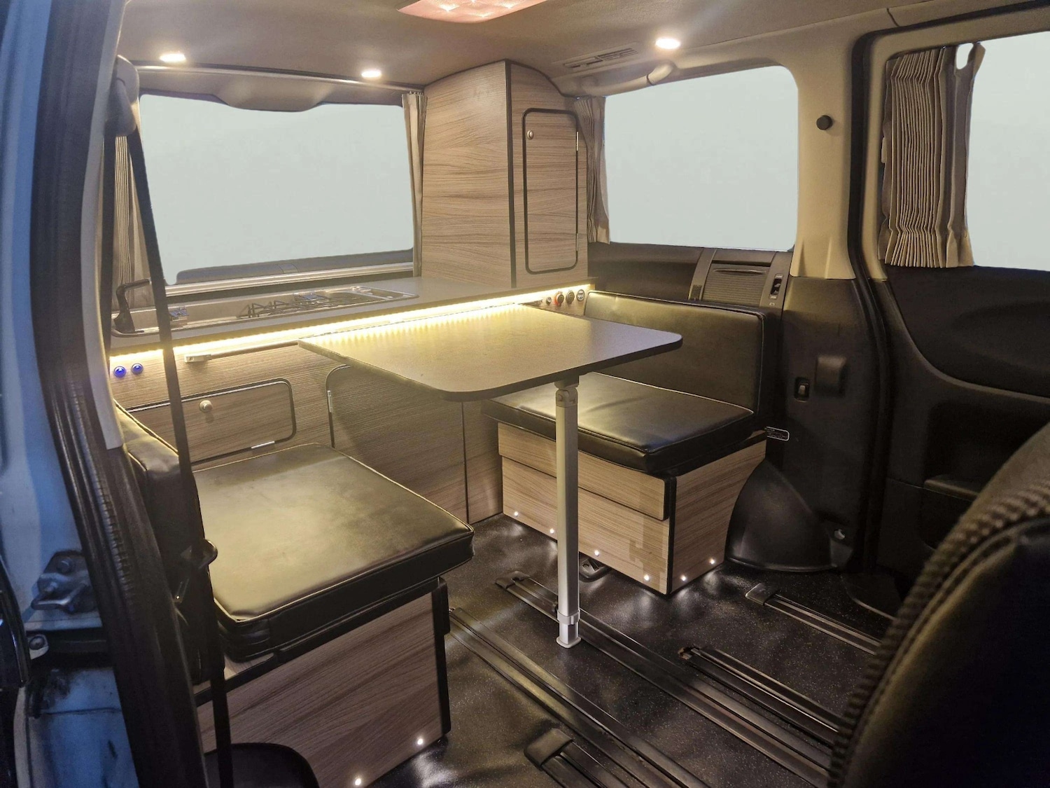 Used Nissan Elgrand 2020 for sale - 76595247: Photo 45