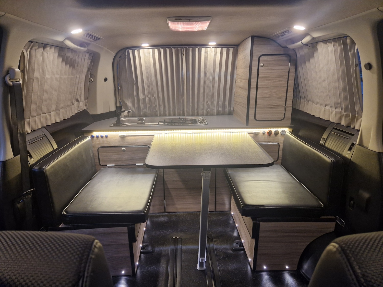 Used Nissan Elgrand 2020 for sale - 76595247: Photo 50