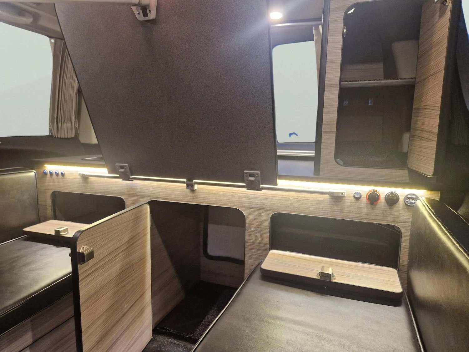 Used Nissan Elgrand 2020 for sale - 76595247: Photo 54