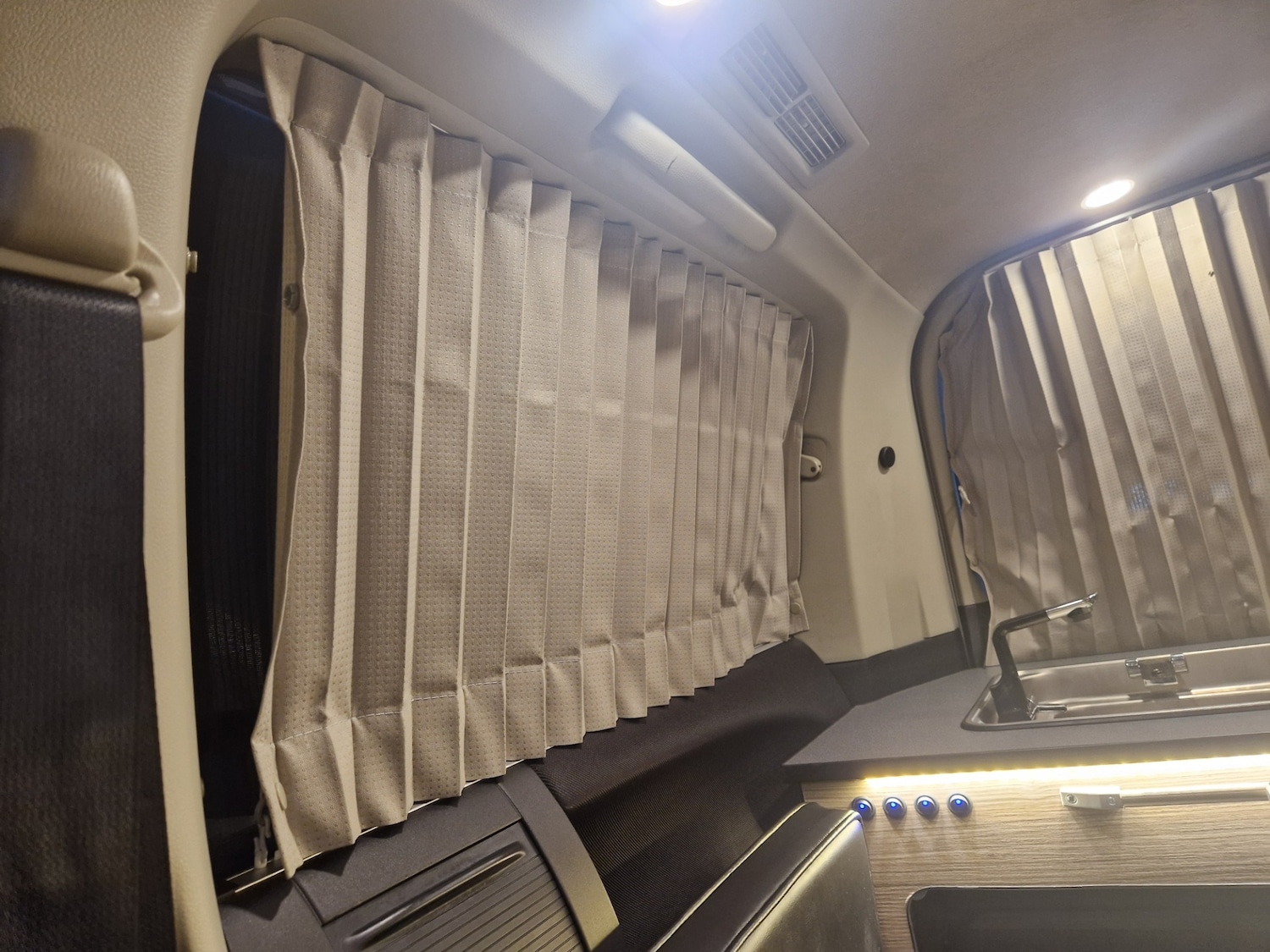 Used Nissan Elgrand 2020 for sale - 76595247: Photo 64