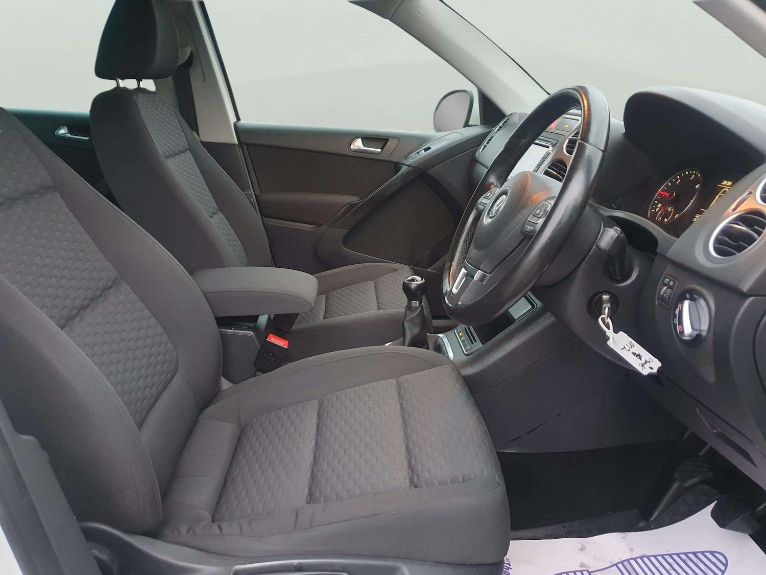 Used Volkswagen Tiguan 2011 for sale - 76547309: Photo 29