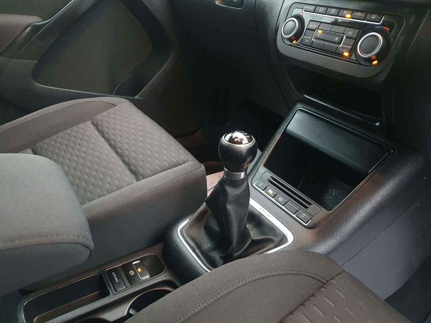 Used Volkswagen Tiguan 2011 for sale - 76547309: Photo 31