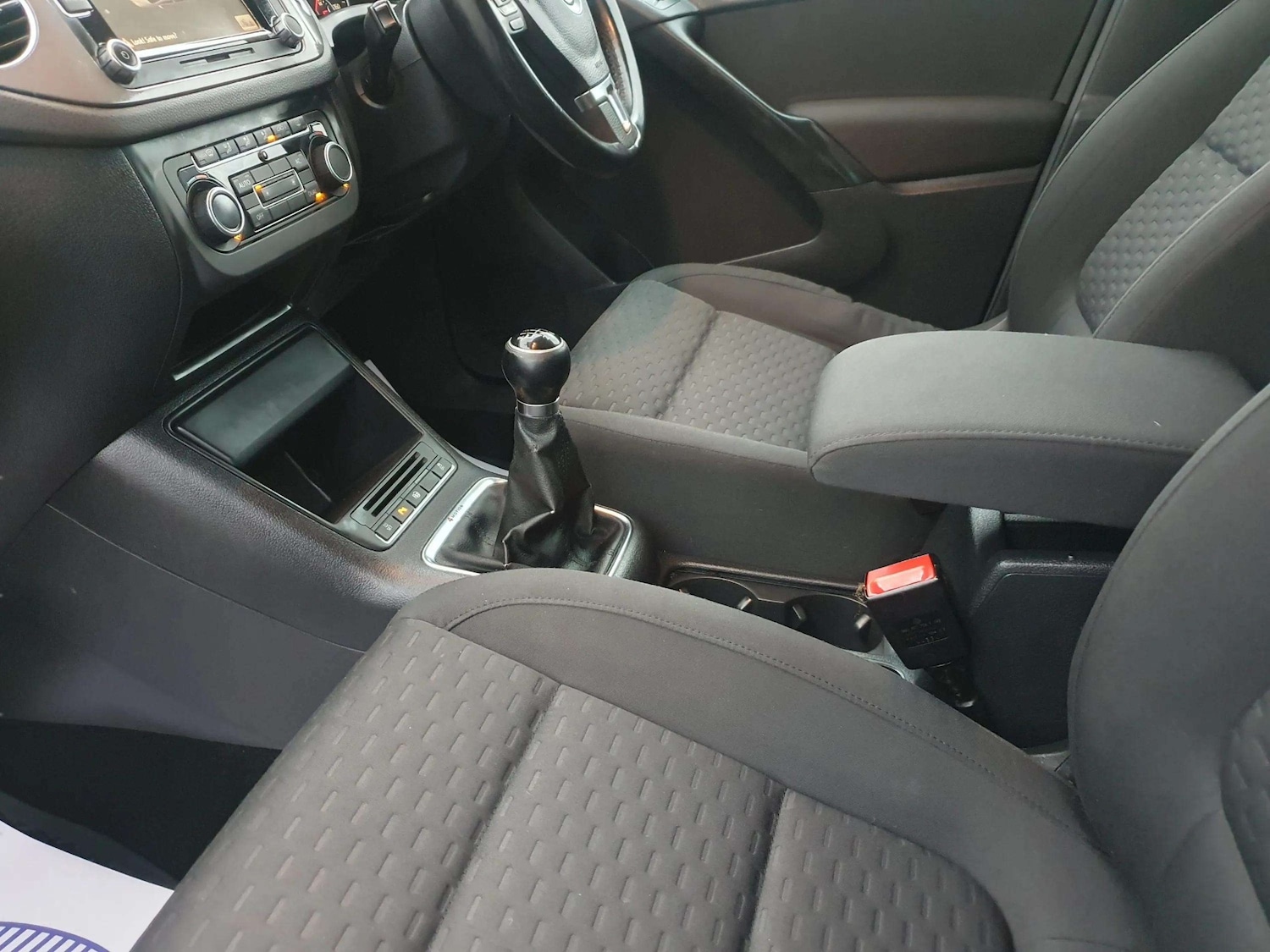 Used Volkswagen Tiguan 2011 for sale - 76547309: Photo 35