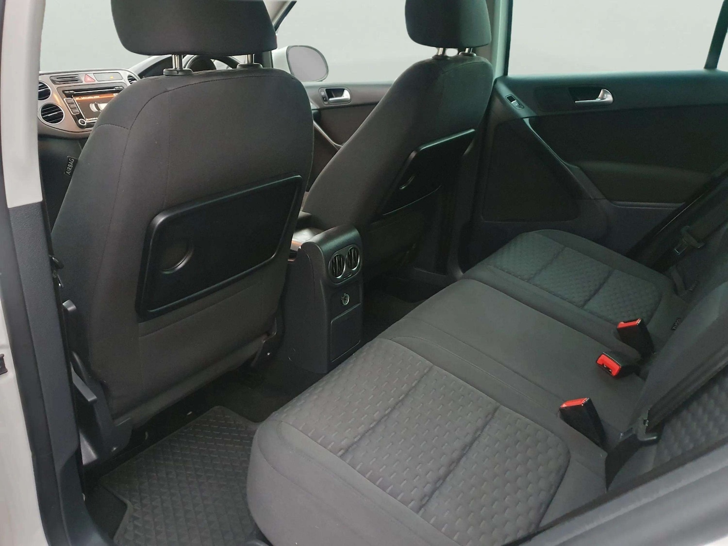 Used Volkswagen Tiguan 2011 for sale - 76547309: Photo 36