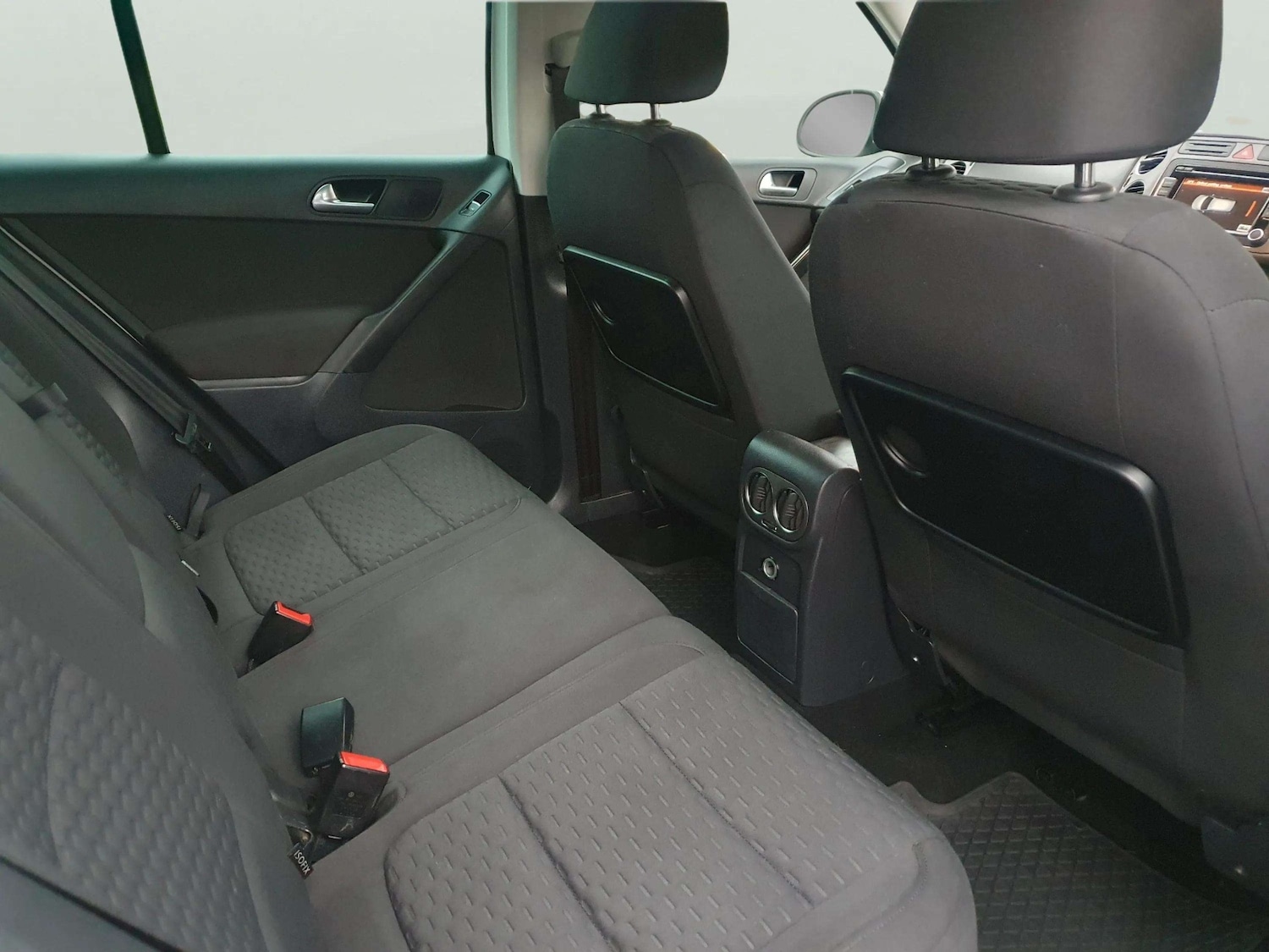 Used Volkswagen Tiguan 2011 for sale - 76547309: Photo 40