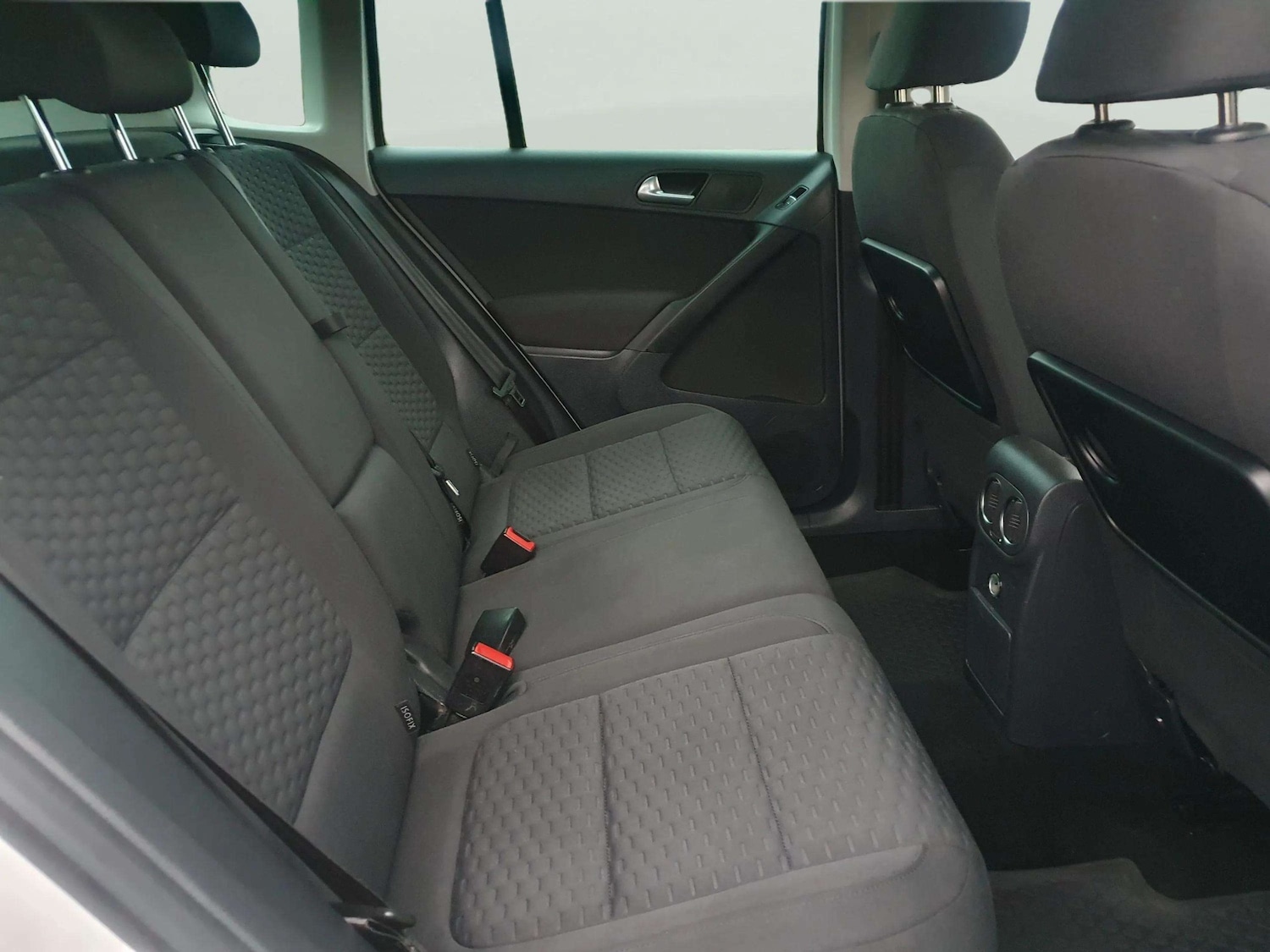 Used Volkswagen Tiguan 2011 for sale - 76547309: Photo 41