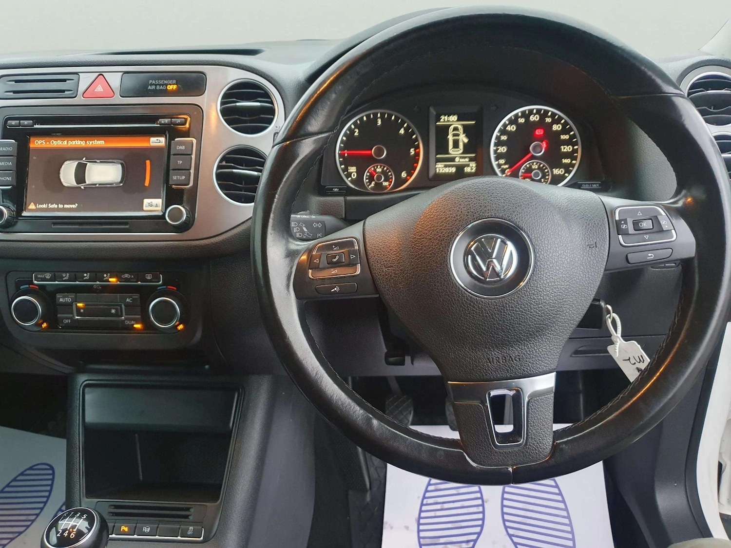 Used Volkswagen Tiguan 2011 for sale - 76547309: Photo 45