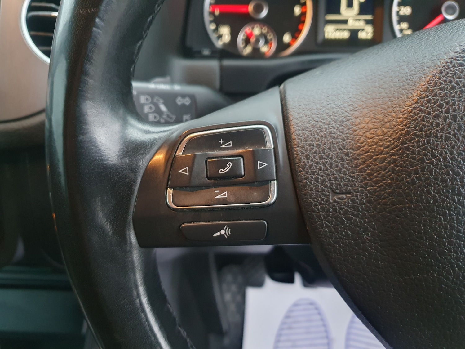 Used Volkswagen Tiguan 2011 for sale - 76547309: Photo 46