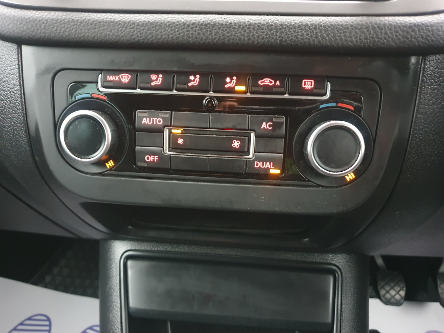 Used Volkswagen Tiguan 2011 for sale - 76547309: Photo 50