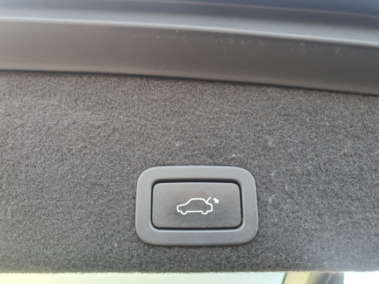 Used Volvo XC60 2017 for sale - 77584235: Photo 31