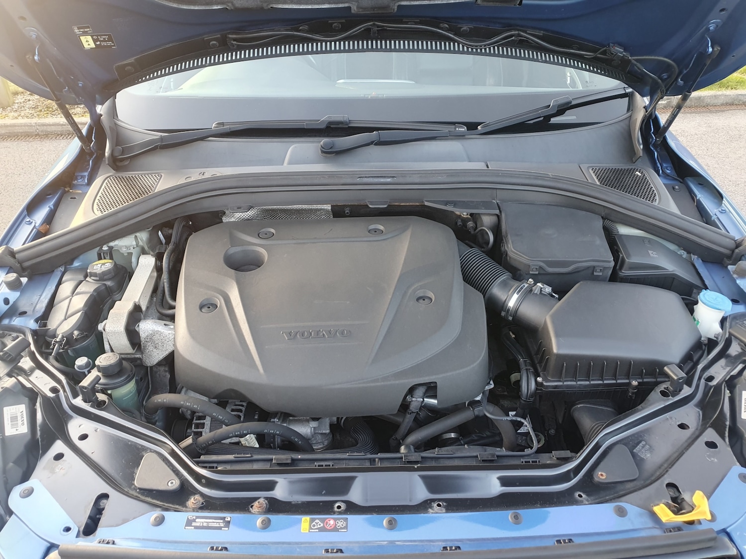 Used Volvo XC60 2017 for sale - 77584235: Photo 32