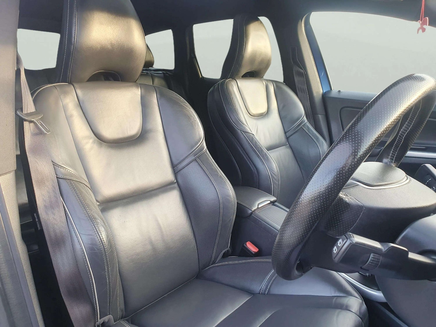 Used Volvo XC60 2017 for sale - 77584235: Photo 37