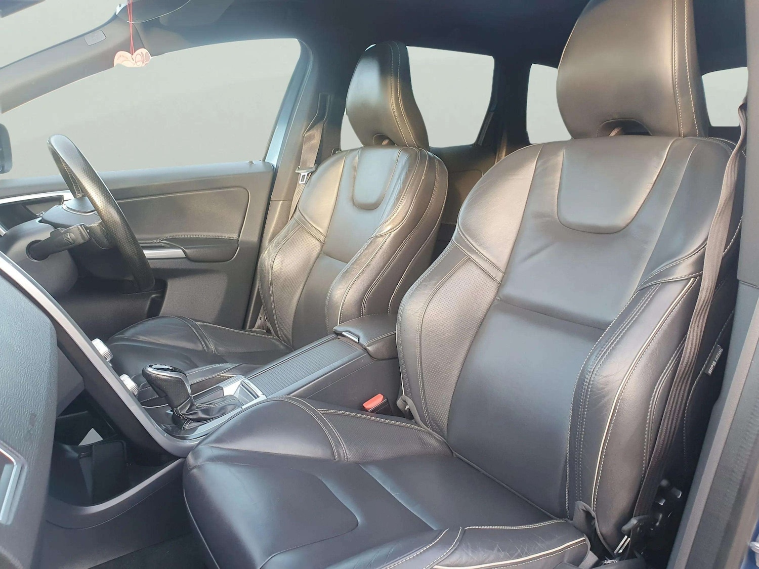 Used Volvo XC60 2017 for sale - 77584235: Photo 41