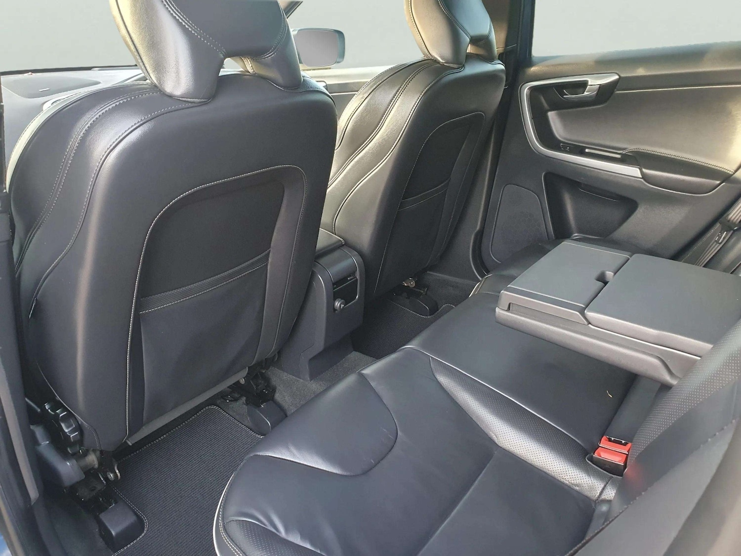 Used Volvo XC60 2017 for sale - 77584235: Photo 47