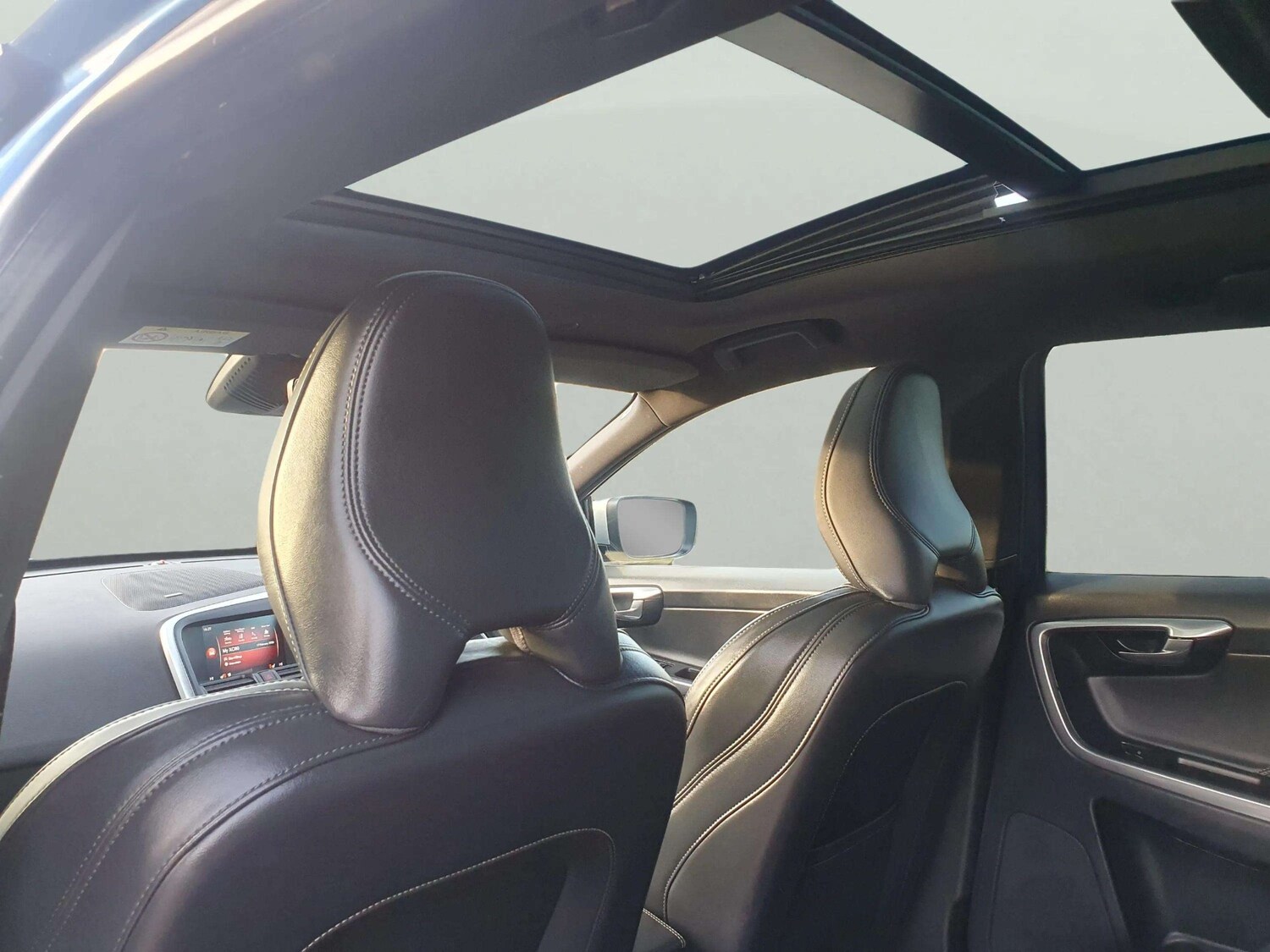 Used Volvo XC60 2017 for sale - 77584235: Photo 50