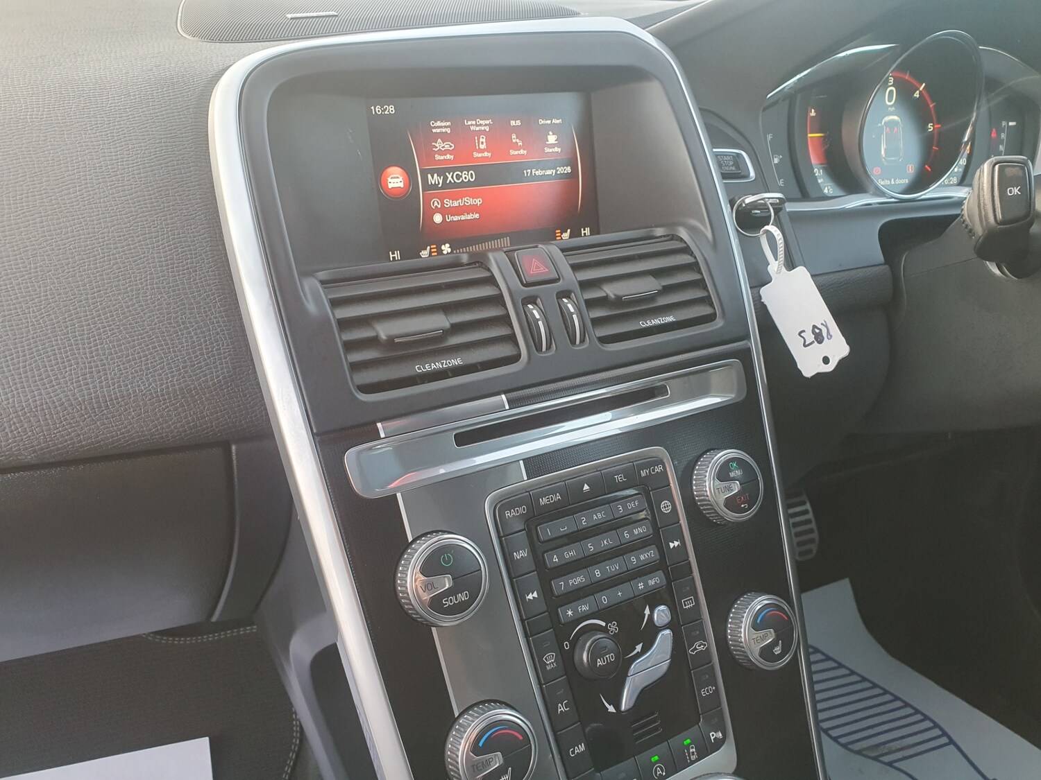 Used Volvo XC60 2017 for sale - 77584235: Photo 60