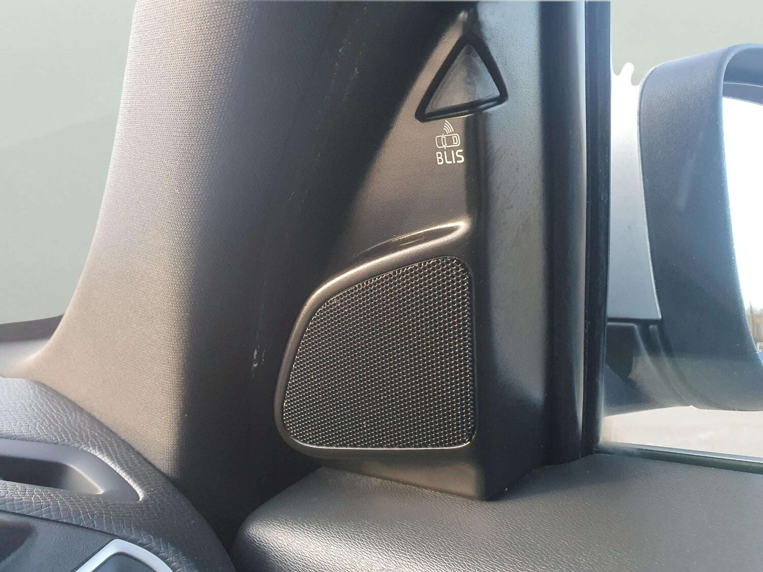 Used Volvo XC60 2017 for sale - 77584235: Photo 64