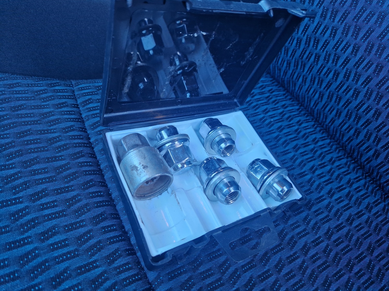 Used Toyota Yaris 2012 for sale - 76782583: Photo 32