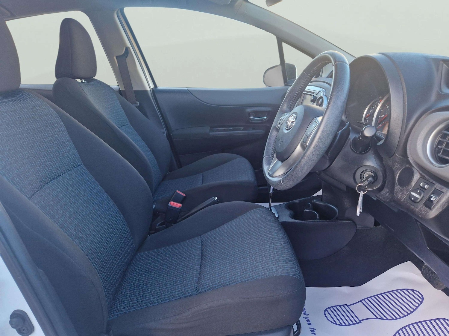 Used Toyota Yaris 2012 for sale - 76782583: Photo 34