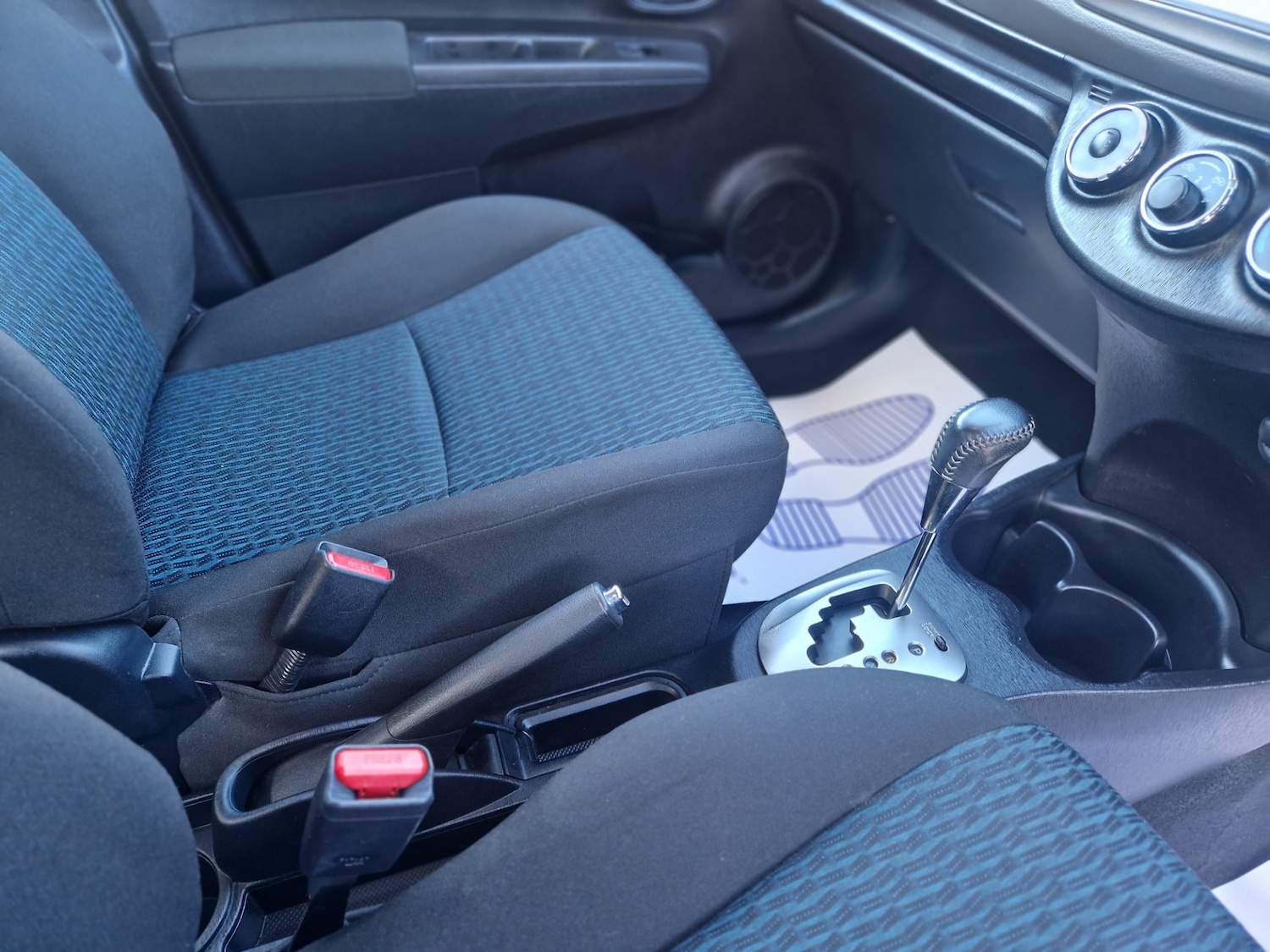 Used Toyota Yaris 2012 for sale - 76782583: Photo 36