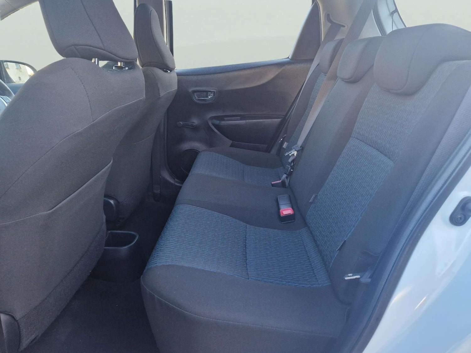 Used Toyota Yaris 2012 for sale - 76782583: Photo 43