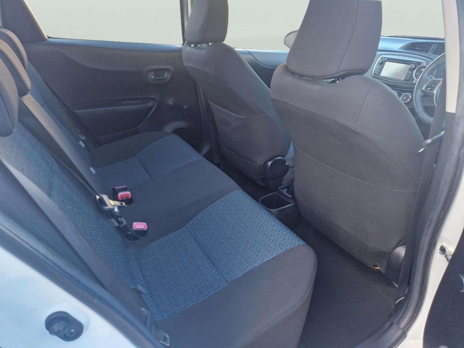 Used Toyota Yaris 2012 for sale - 76782583: Photo 46