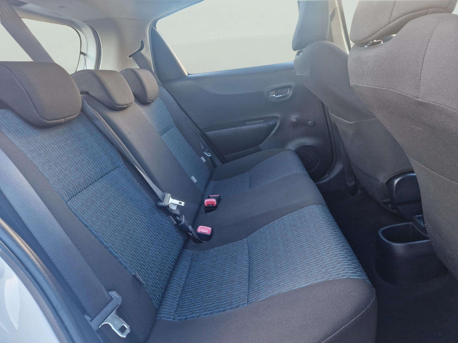 Used Toyota Yaris 2012 for sale - 76782583: Photo 48