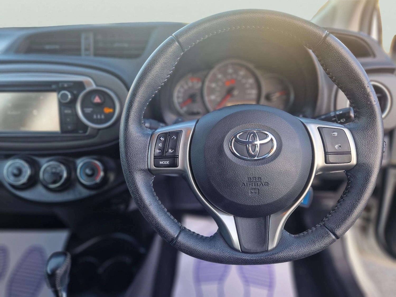 Used Toyota Yaris 2012 for sale - 76782583: Photo 50