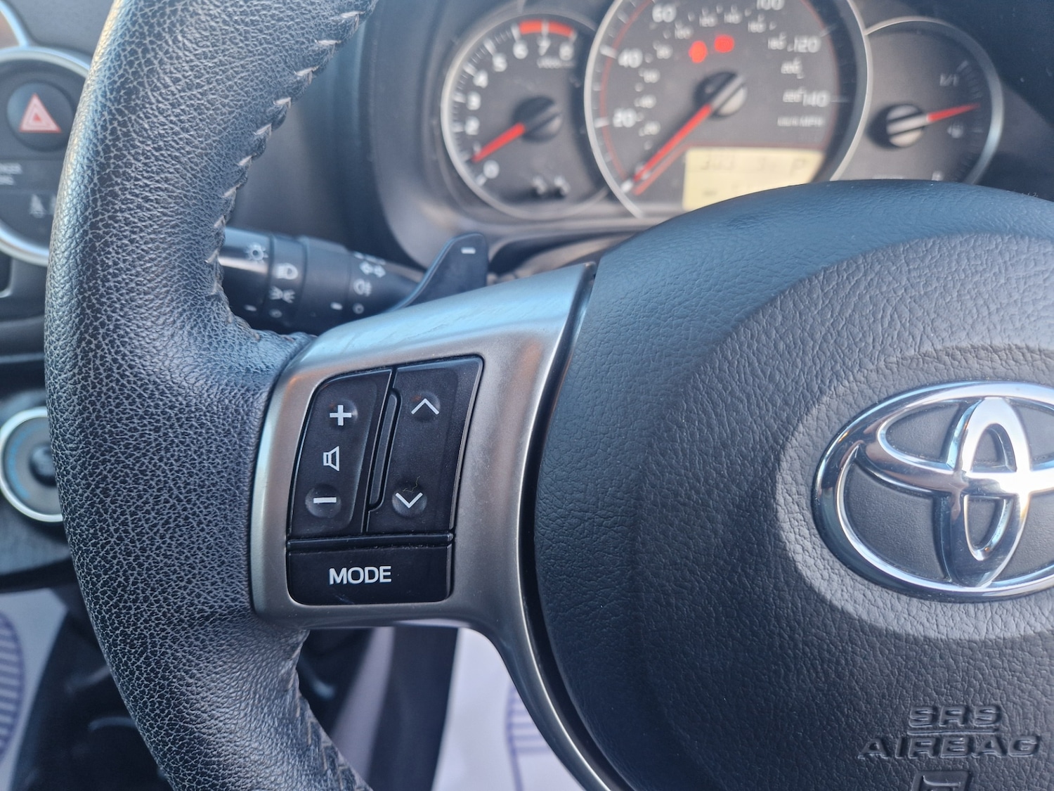 Used Toyota Yaris 2012 for sale - 76782583: Photo 51