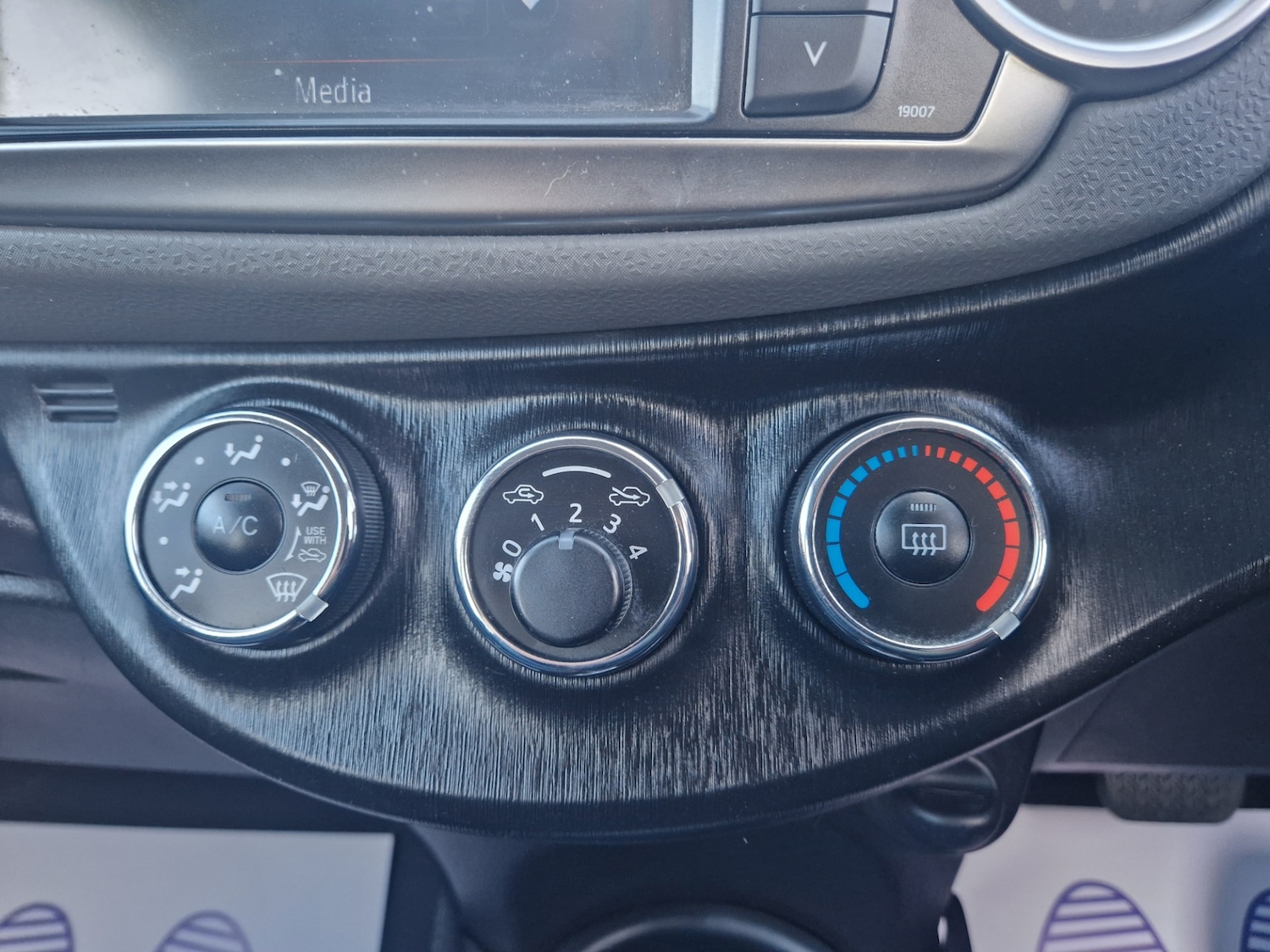 Used Toyota Yaris 2012 for sale - 76782583: Photo 54