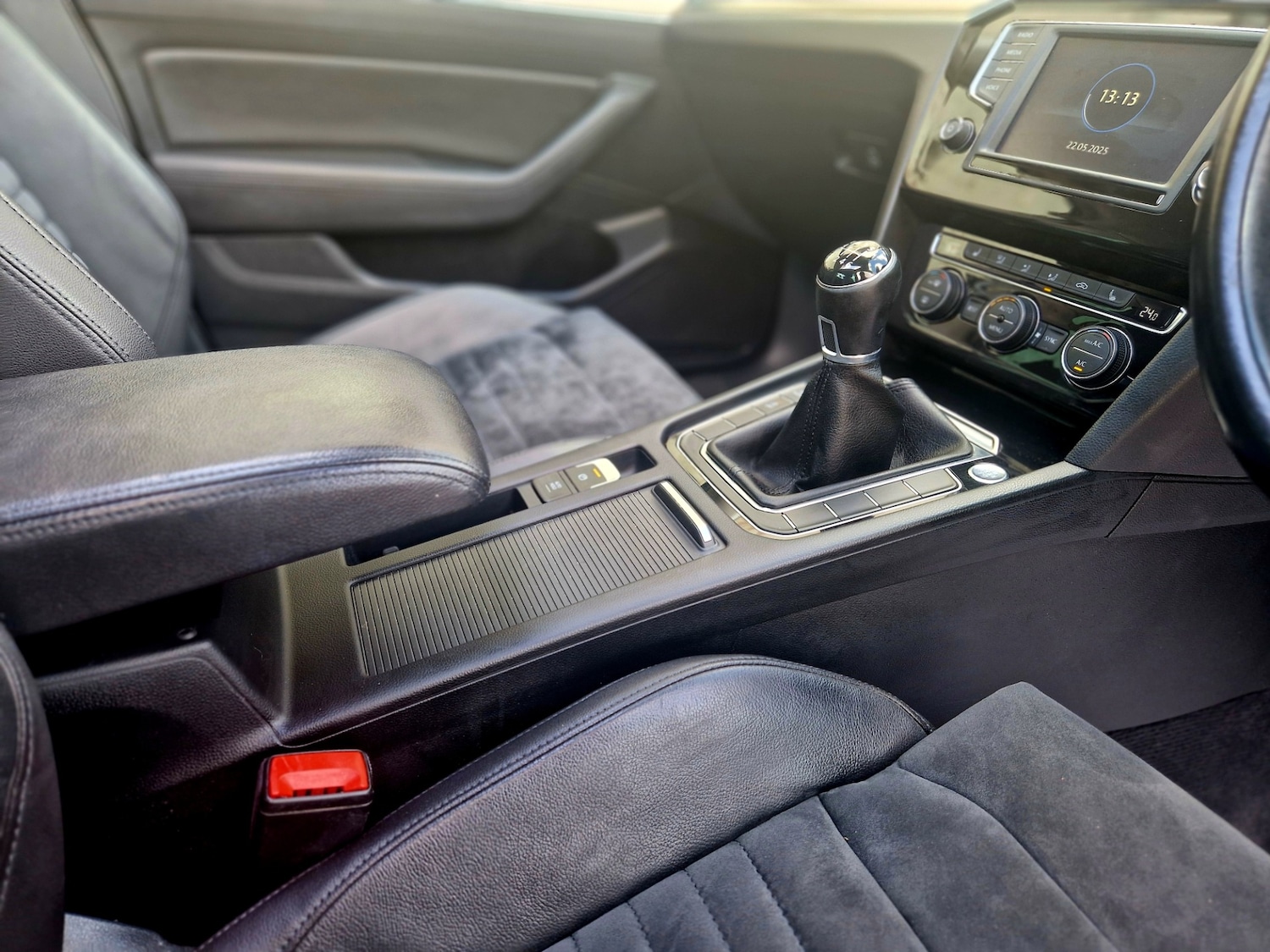 Used Volkswagen Passat 2017 for sale - 76117681: Photo 32