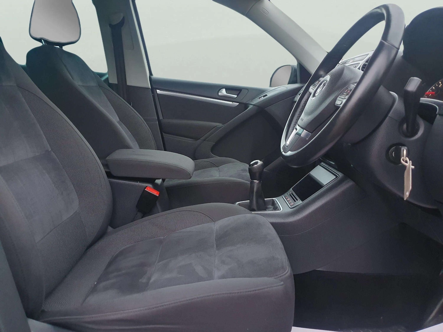 Used Volkswagen Tiguan 2015 for sale - 76292310: Photo 31