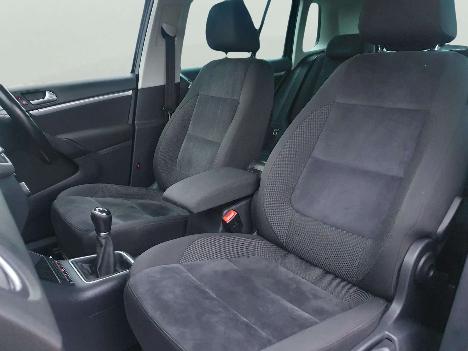 Used Volkswagen Tiguan 2015 for sale - 76292310: Photo 39