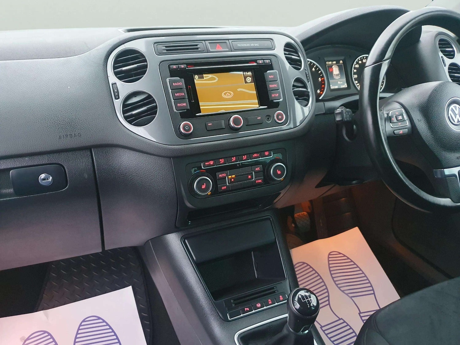 Used Volkswagen Tiguan 2015 for sale - 76292310: Photo 40