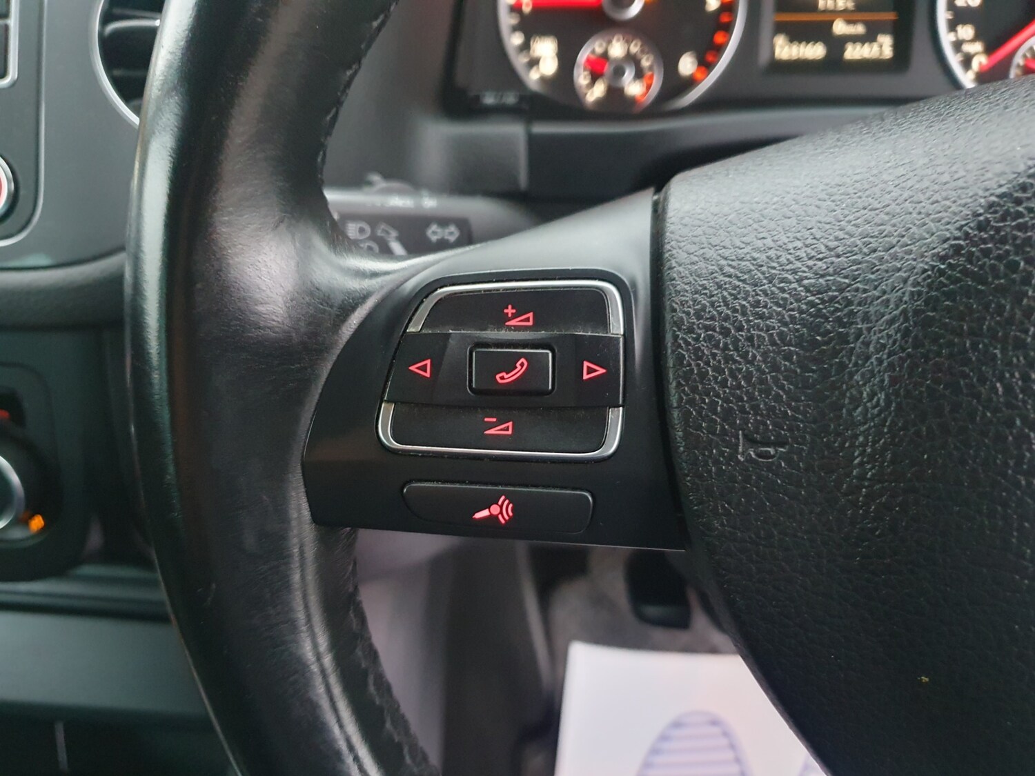 Used Volkswagen Tiguan 2015 for sale - 76292310: Photo 50