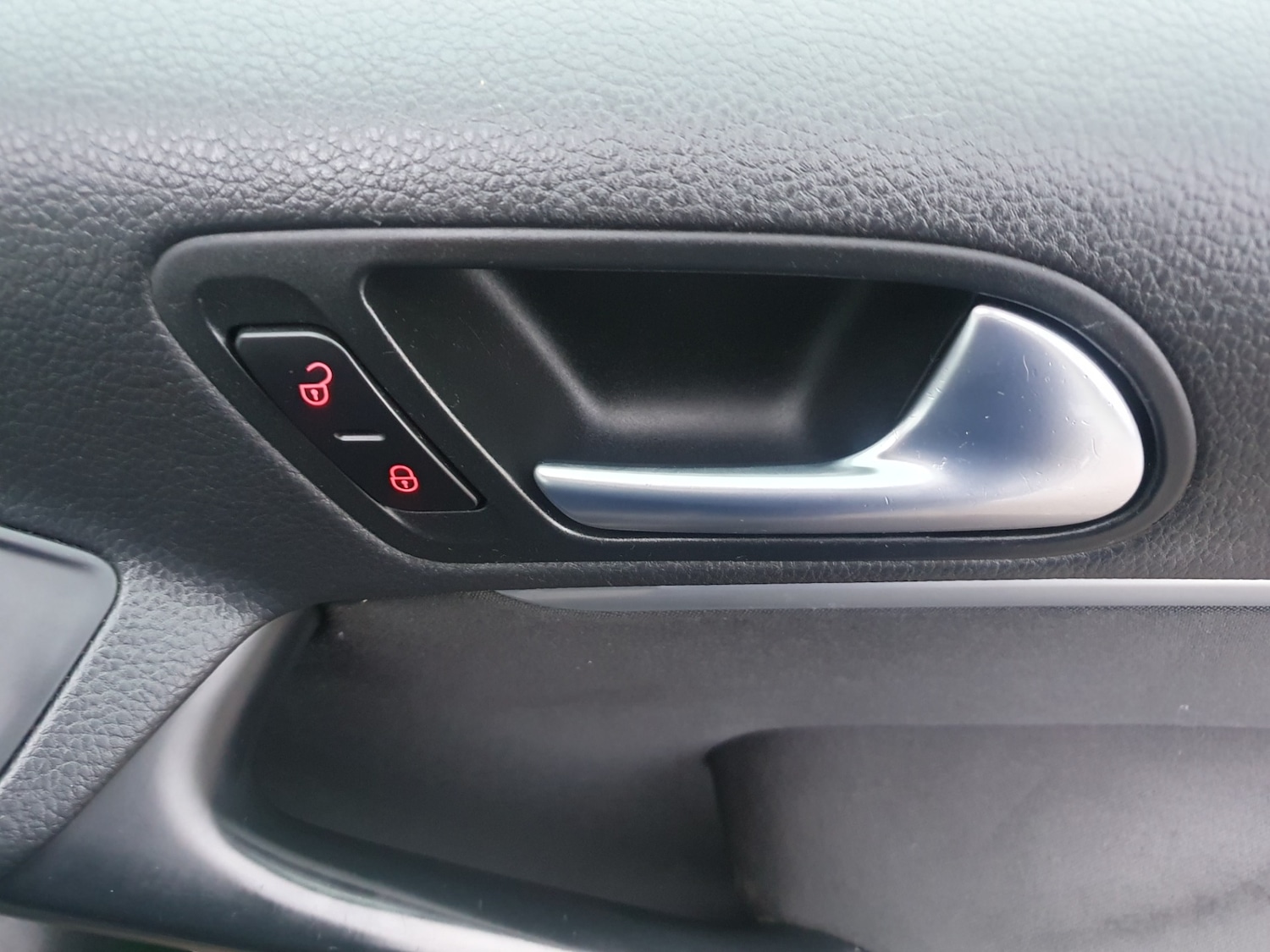 Used Volkswagen Tiguan 2015 for sale - 76292310: Photo 55