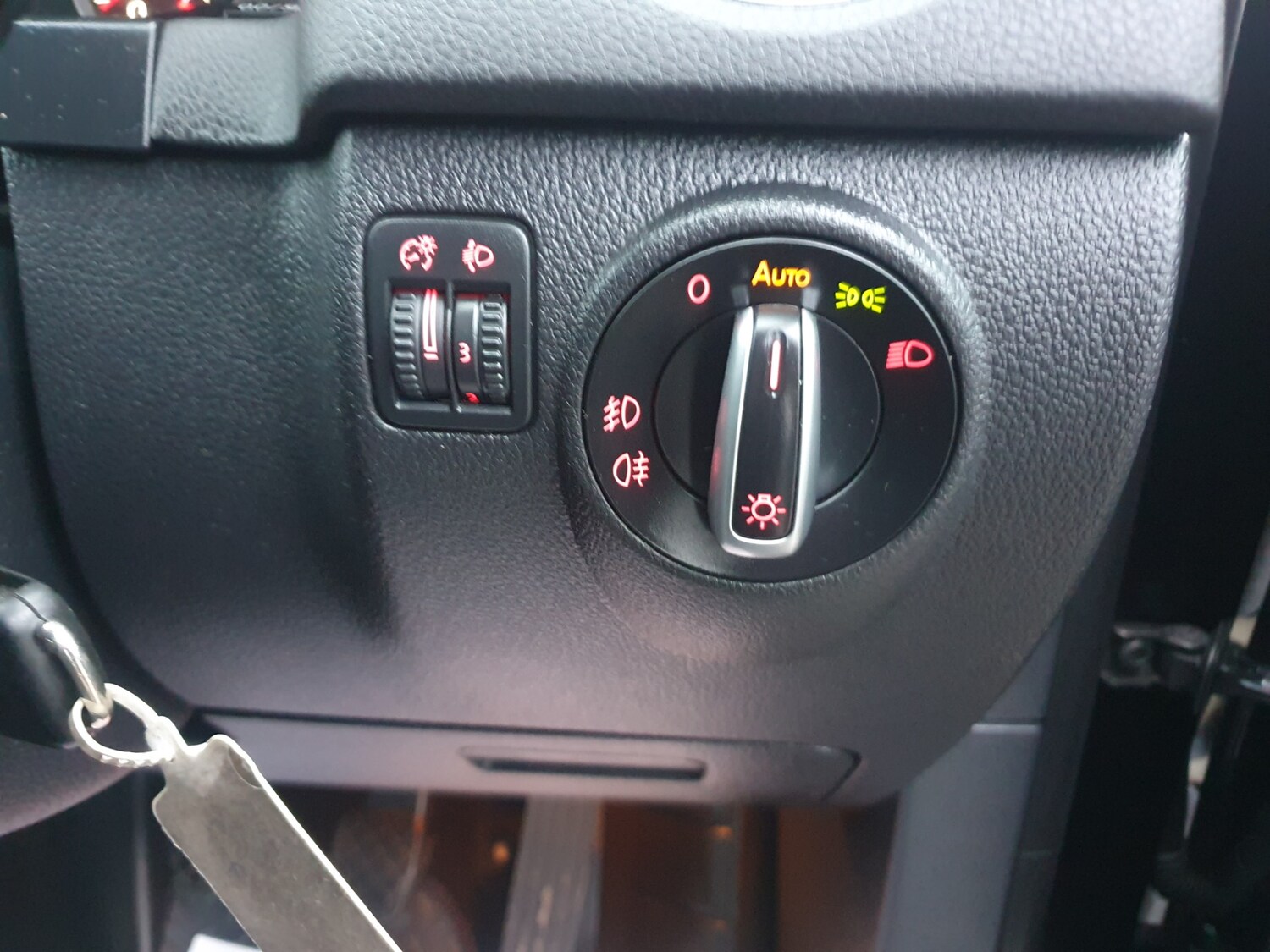 Used Volkswagen Tiguan 2015 for sale - 76292310: Photo 56