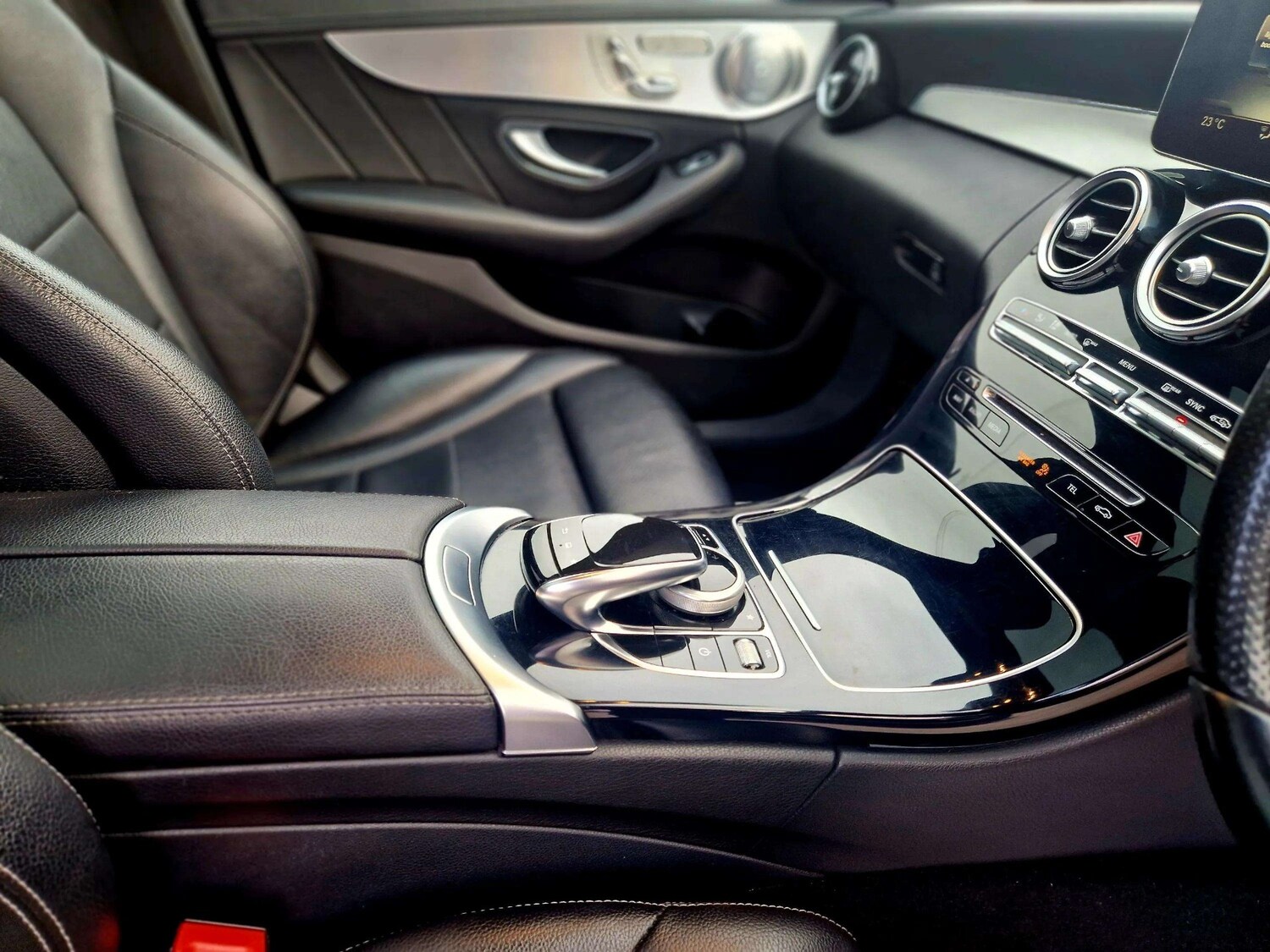 Used Mercedes-Benz C Class 2015 for sale - 77483028: Photo 23