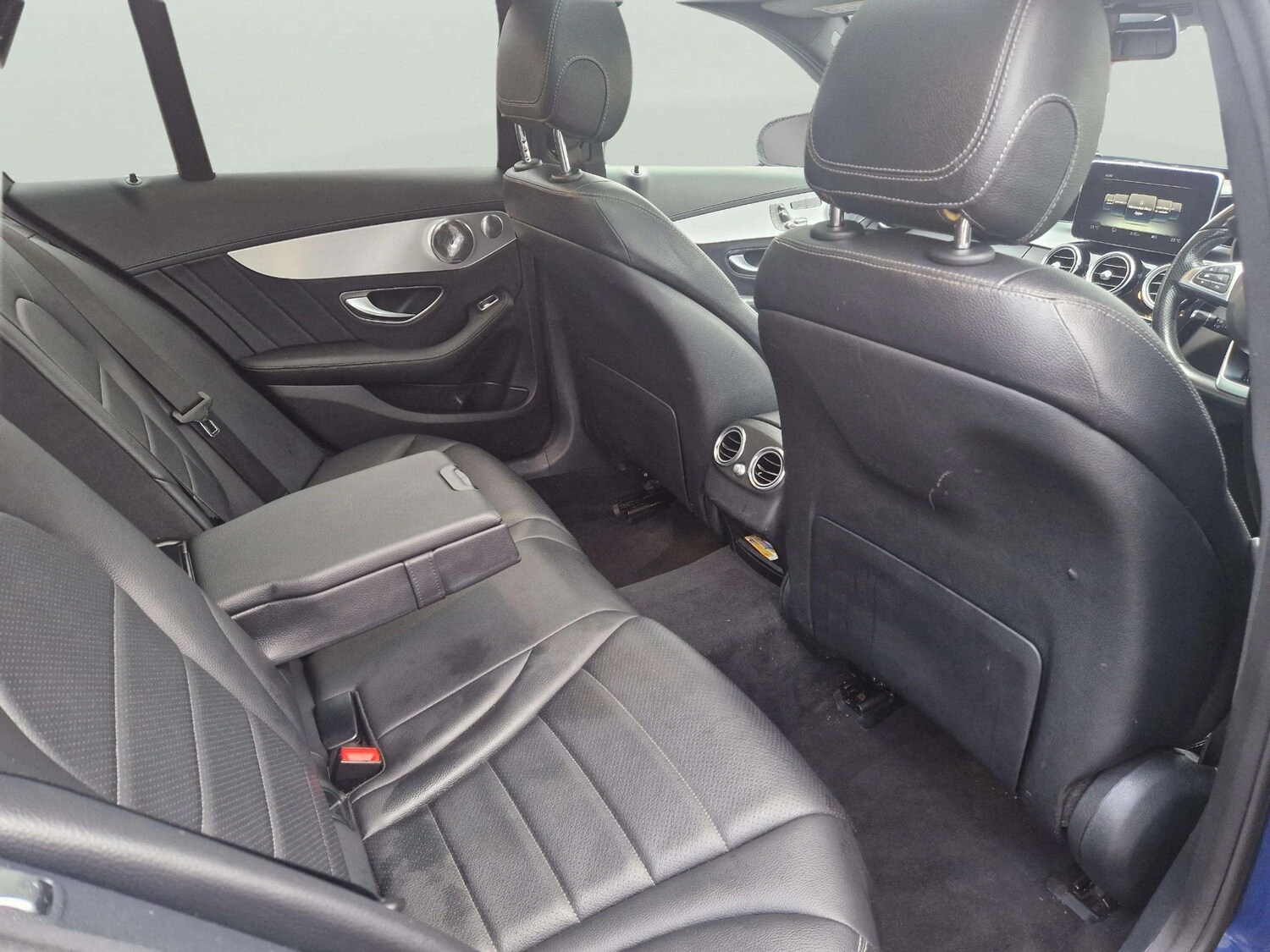 Used Mercedes-Benz C Class 2015 for sale - 77483028: Photo 35