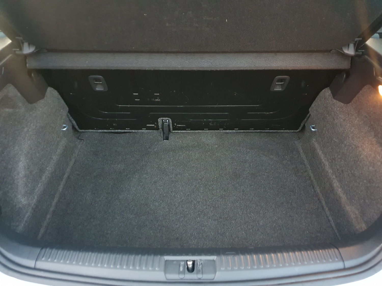 Used Volkswagen Polo 2011 for sale - 76357205: Photo 27