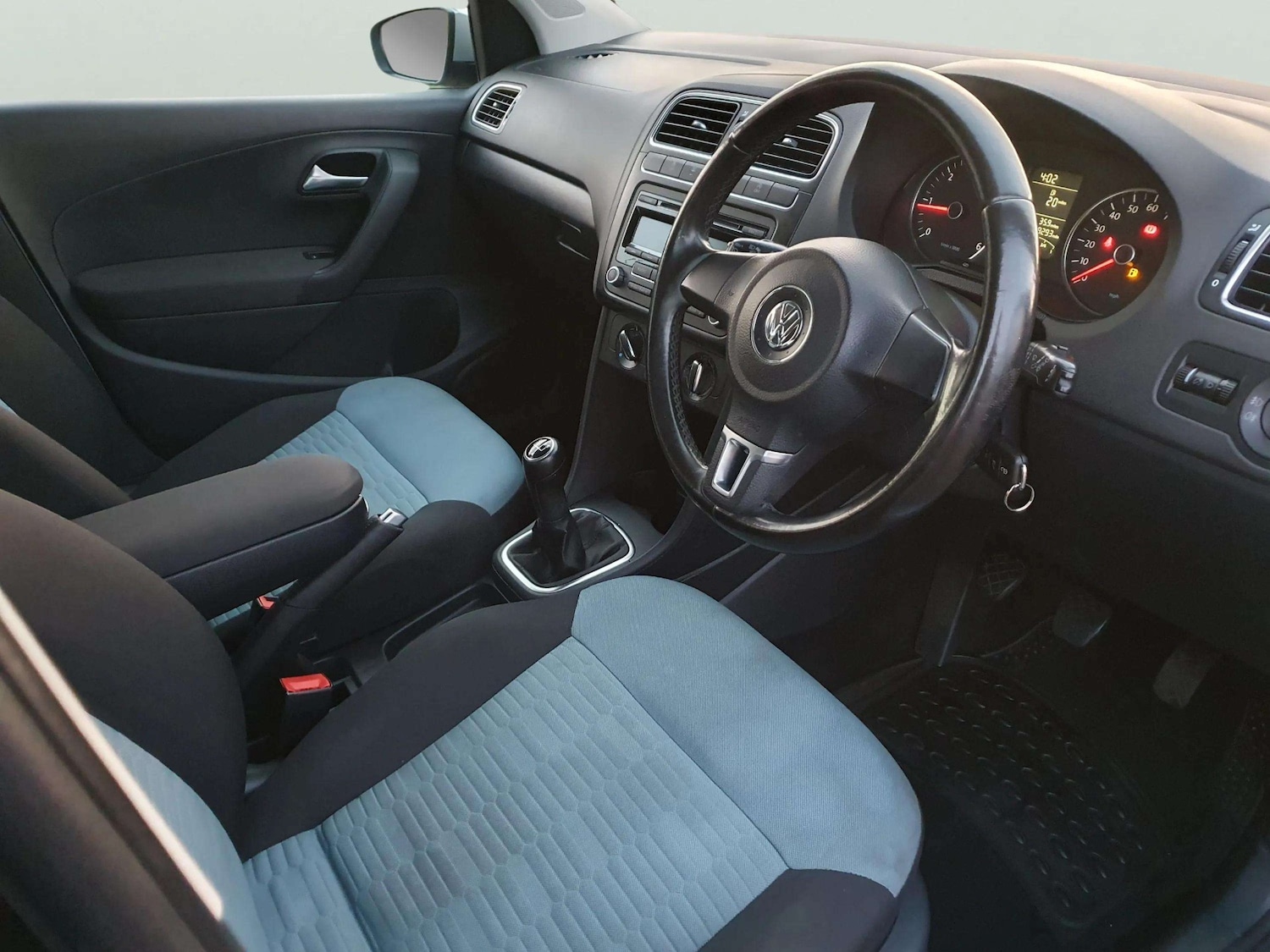 Used Volkswagen Polo 2011 for sale - 76357205: Photo 33